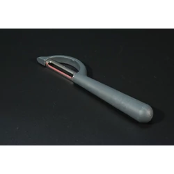 Zöldséghámozó függőleges pengével