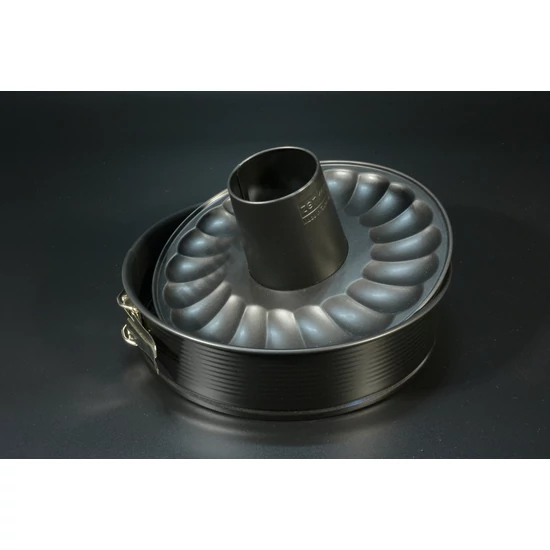 Zenker Black Metallic Kapcsos tortaforma kuglof betettel