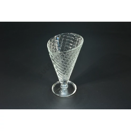 Magas talpas  fagylaltkehely 